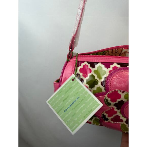 Vera Bradley Mod Floral Pink Barrel Bag – NWT – Lola Duffel – Retired Pattern - Picture 4 of 7